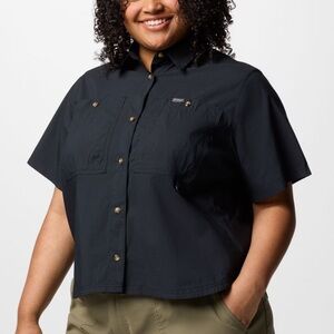 (NWT) Women's Brea Falls™ Woven Short Sleeve Shirt